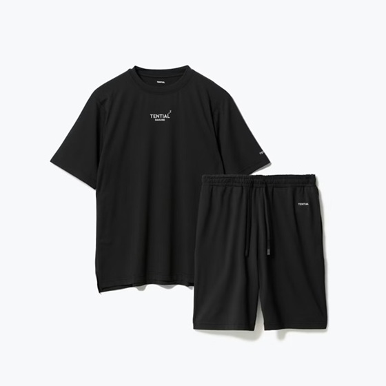 ブラック